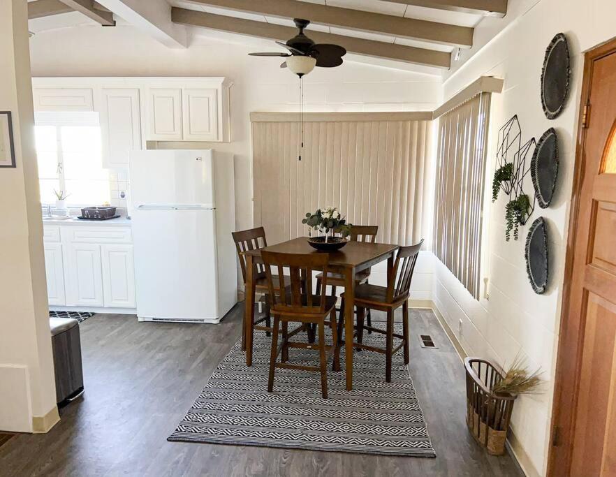 Joshua Tree National Park - Cozy Palms Getaway Leilighet Twentynine Palms Eksteriør bilde