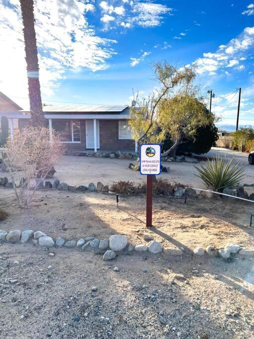 Joshua Tree National Park - Cozy Palms Getaway Leilighet Twentynine Palms Eksteriør bilde